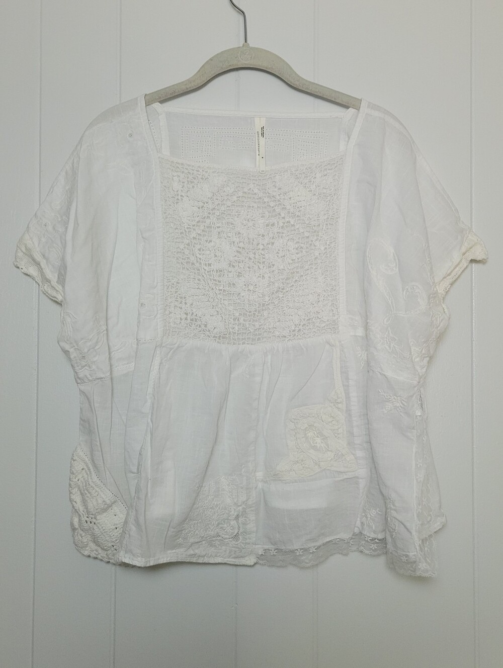 By Anthropologie Short Sleeve Patched Poncho Top White Embroidered Crochet MD - Picture 4 of 13